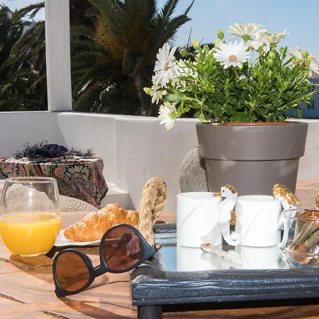 Ξενοδοχείο με διαμερίσματα Island Mykonos 4*